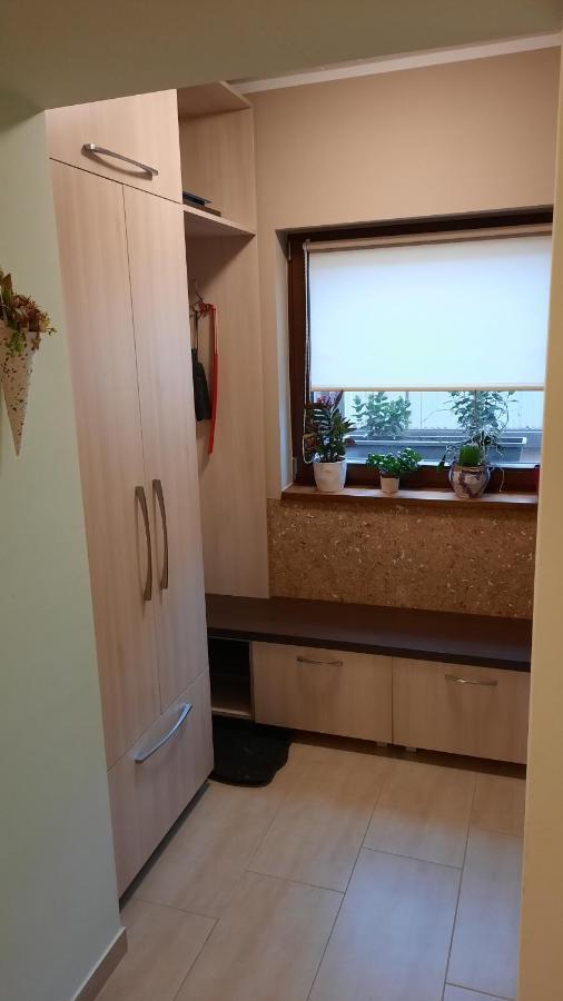 Aranypatak Apartmanhaz โซมบ็อตเฮย์ ภายนอก รูปภาพ
